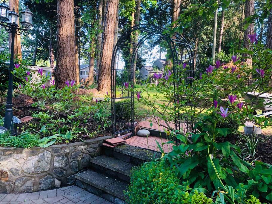 Saanichton Waterfront 2Br Suite With Superb Views Buitenkant foto