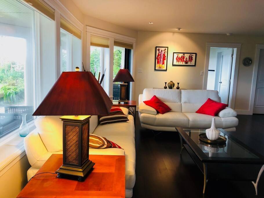 Saanichton Waterfront 2Br Suite With Superb Views Buitenkant foto