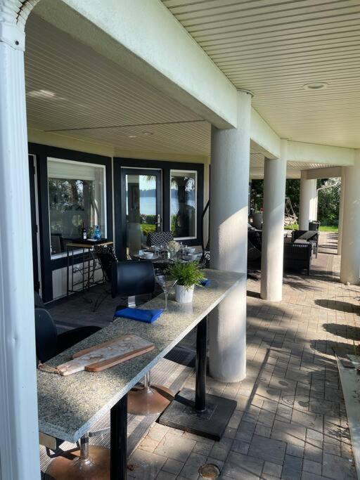 Saanichton Waterfront 2Br Suite With Superb Views Buitenkant foto