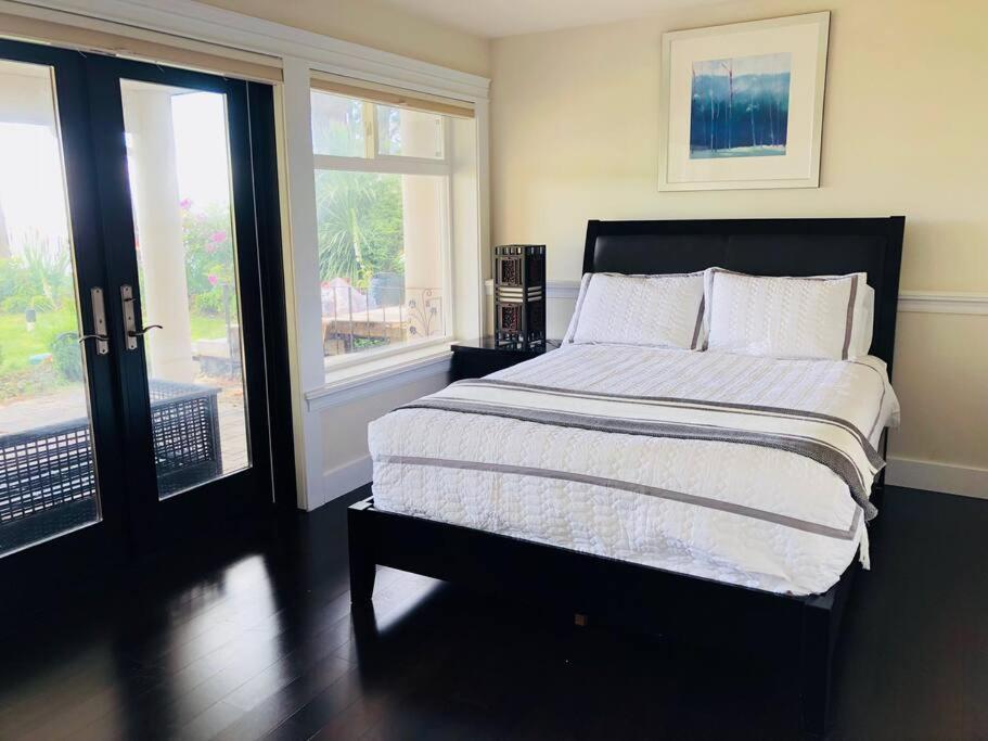 Saanichton Waterfront 2Br Suite With Superb Views Buitenkant foto