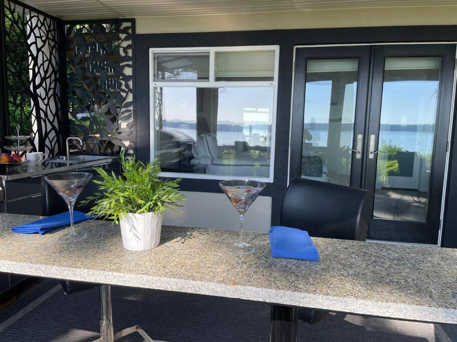 Saanichton Waterfront 2Br Suite With Superb Views Buitenkant foto