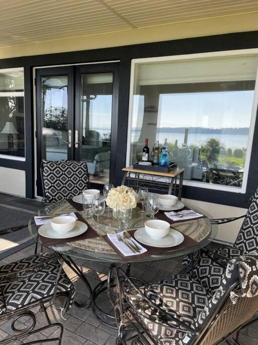 Saanichton Waterfront 2Br Suite With Superb Views Buitenkant foto
