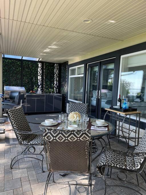 Saanichton Waterfront 2Br Suite With Superb Views Buitenkant foto
